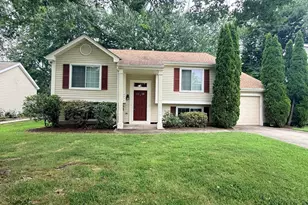 3814 Beech Down Dr, Chantilly, VA 20151 - Photo 3