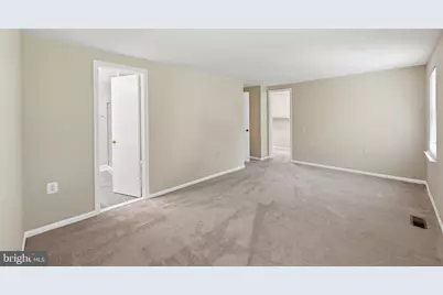 10065 Chestnut Wood Lane, Burke, VA 22015 - Photo 15