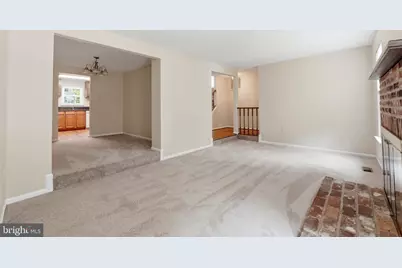 10065 Chestnut Wood Lane, Burke, VA 22015 - Photo 5