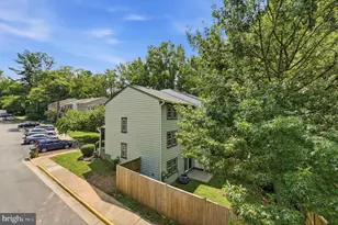 10065 Chestnut Wood Ln, Burke, VA 22015 - Photo 33