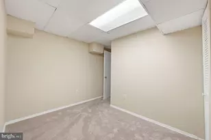10065 Chestnut Wood Ln, Burke, VA 22015 - Photo 25