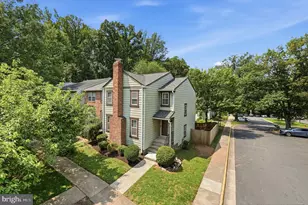 10065 Chestnut Wood Ln, Burke, VA 22015 - Photo 35