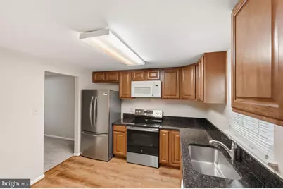 10065 Chestnut Wood Lane, Burke, VA 22015 - Photo 7