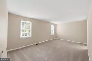 10065 Chestnut Wood Ln, Burke, VA 22015 - Photo 19