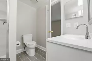 10065 Chestnut Wood Ln, Burke, VA 22015 - Photo 17