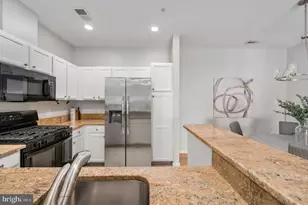 4137 Fountainside Ln, Fairfax, VA 22030 - Photo 13
