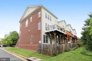 2463 Silk Ct, Herndon, VA 20171 - Photo 5