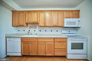 2788 Knollside Ln, Vienna, VA 22180 - Photo 13