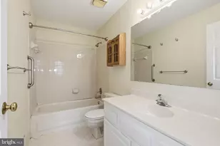 3931 Tallow Tree Pl, Fairfax, VA 22033 - Photo 23
