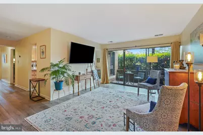 541 Florida Avenue #T4, Herndon, VA 20170 - Photo 3