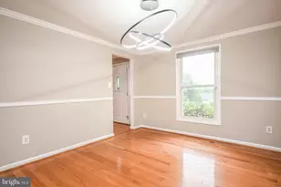 9627 Locust Hill Dr, Great Falls, VA 22066 - Photo 17