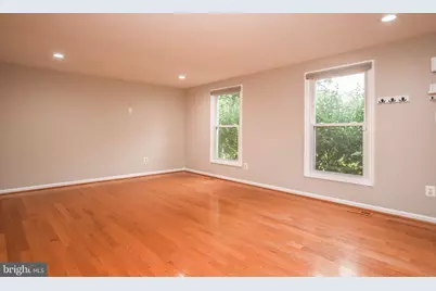 9627 Locust Hill Drive, Great Falls, VA 22066 - Photo 5