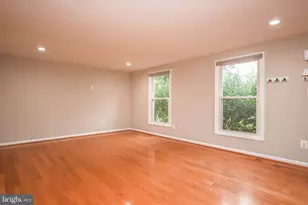 9627 Locust Hill Dr, Great Falls, VA 22066 - Photo 5