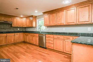 9627 Locust Hill Dr, Great Falls, VA 22066 - Photo 23
