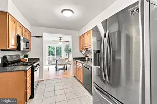 3071 White Birch Ct, Fairfax, VA 22031 - Photo 13