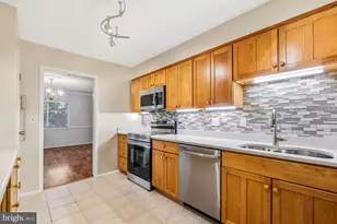 5901 Mt Eagle Dr, Alexandria, VA 22303 - Photo 21