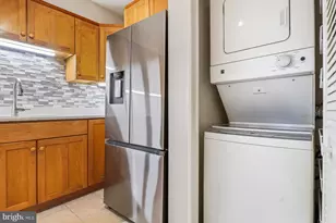 5901 Mt Eagle Dr, Alexandria, VA 22303 - Photo 23
