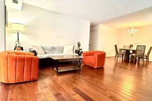 7676 Willow Point Dr, Falls Church, VA 22042 - Photo 9