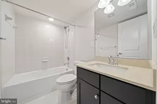9251 Wood Violet Ct, Fairfax, VA 22031 - Photo 17