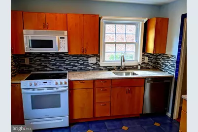 8069 Powderbrook Lane, Springfield, VA 22153 - Photo 15