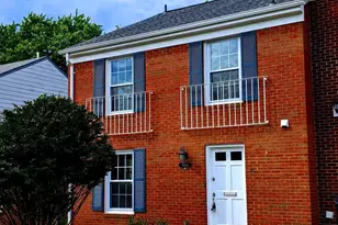 8069 Powderbrook Ln, Springfield, VA 22153 - Photo 3