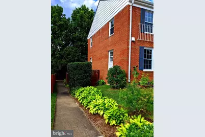 8069 Powderbrook Lane, Springfield, VA 22153 - Photo 5