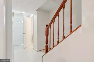 8483 Aurora Ct, Lorton, VA 22079 - Photo 5