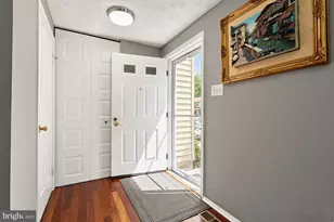 7428 Golden Horseshoe Ct, Springfield, VA 22153 - Photo 5