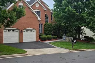 13249 Middleton Farm Ln, Herndon, VA 20171 - Photo 1