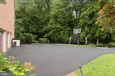10301 Forest Maple Road, Vienna, VA 22182 - Photo 3