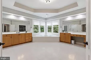 10301 Forest Maple Rd, Vienna, VA 22182 - Photo 29