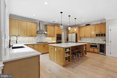 10301 Forest Maple Road, Vienna, VA 22182 - Photo 7
