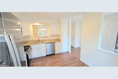 6008 Raina Drive, Centreville, VA 20120 - Photo 7