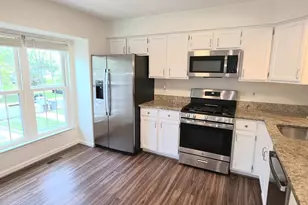 6008 Raina Dr, Centreville, VA 20120 - Photo 5
