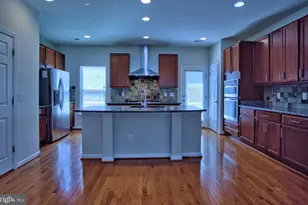 9612 Stockwell Ln, Fairfax, VA 22031 - Photo 3