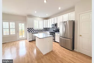 2525 James Madison Circle, Herndon, VA 20171 - Photo 7