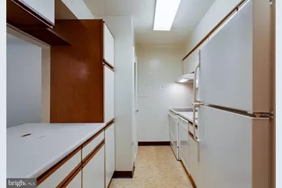 1808 Old Meadow Road #404, McLean, VA 22102 - Photo 5