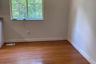8122 Parkdale Ct, Springfield, VA 22153 - Photo 7