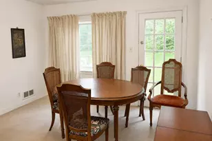 3913 Rose Ln, Annandale, VA 22003 - Photo 3