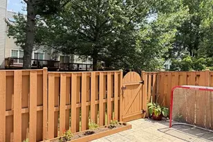 6543 Kelsey Point Cir, Alexandria, VA 22315 - Photo 5