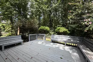 9926 Stone Wood Ct, Burke, VA 22015 - Photo 3