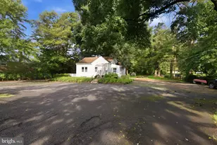 4616 Ravensworth Rd, Annandale, VA 22003 - Photo 1