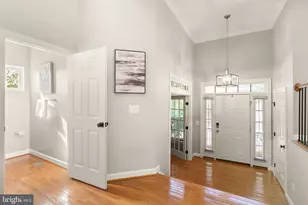 7202 Gray Heights Ct, Alexandria, VA 22315 - Photo 9