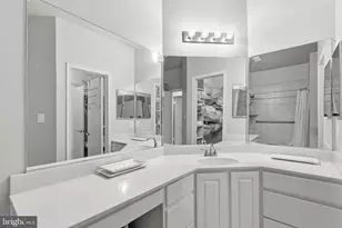 12158 Penderview Ln, Fairfax, VA 22033 - Photo 17