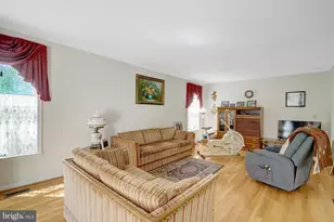 7520 Walnut Hill Ln, Falls Church, VA 22042 - Photo 23