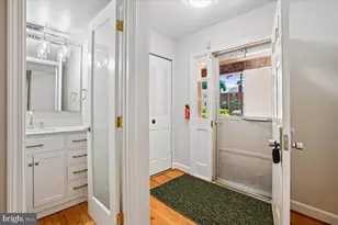 1005 Tapawingo Rd SW, Vienna, VA 22180 - Photo 3