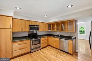 1005 Tapawingo Rd SW, Vienna, VA 22180 - Photo 11