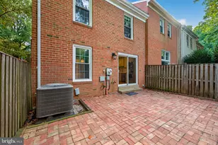 11870 Abercorn Ct, Reston, VA 20191 - Photo 31