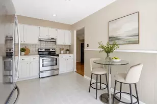 8111 Squirrel Run Rd, Springfield, VA 22152 - Photo 7