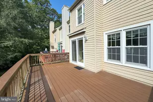 8111 Squirrel Run Rd, Springfield, VA 22152 - Photo 11